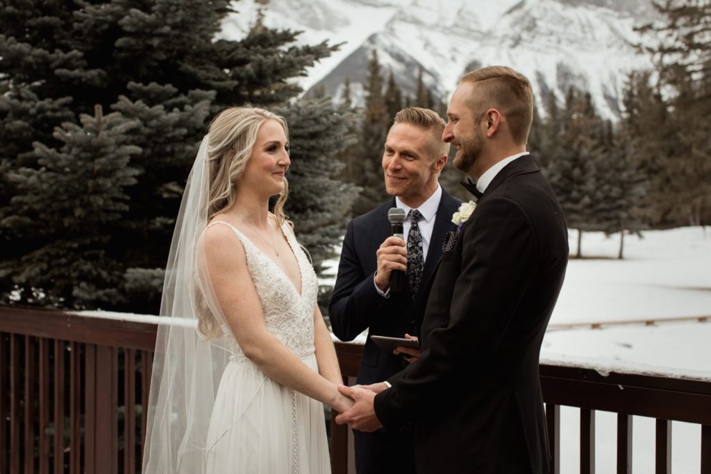 winter marriage ceremony in the rocky mountains